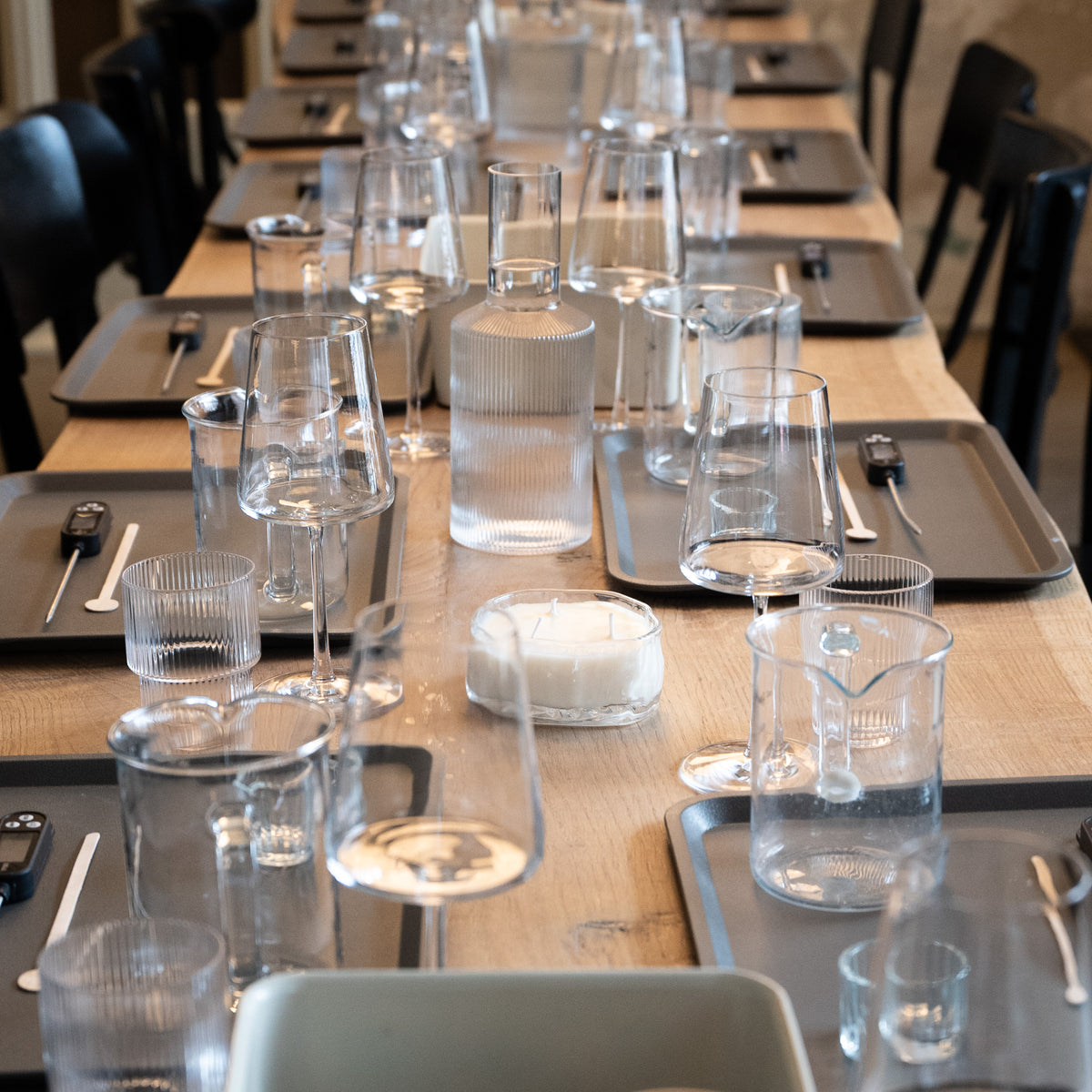 Kerzen workshop in weinbar gläser auf tisch event firma 