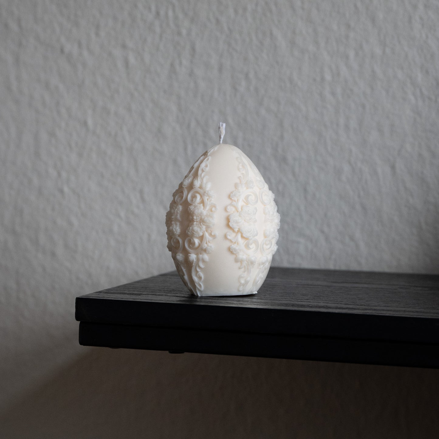 Osterei Kerze Faberge Ei Ostereikerze aus tisch verziert mit Blüten und rosen