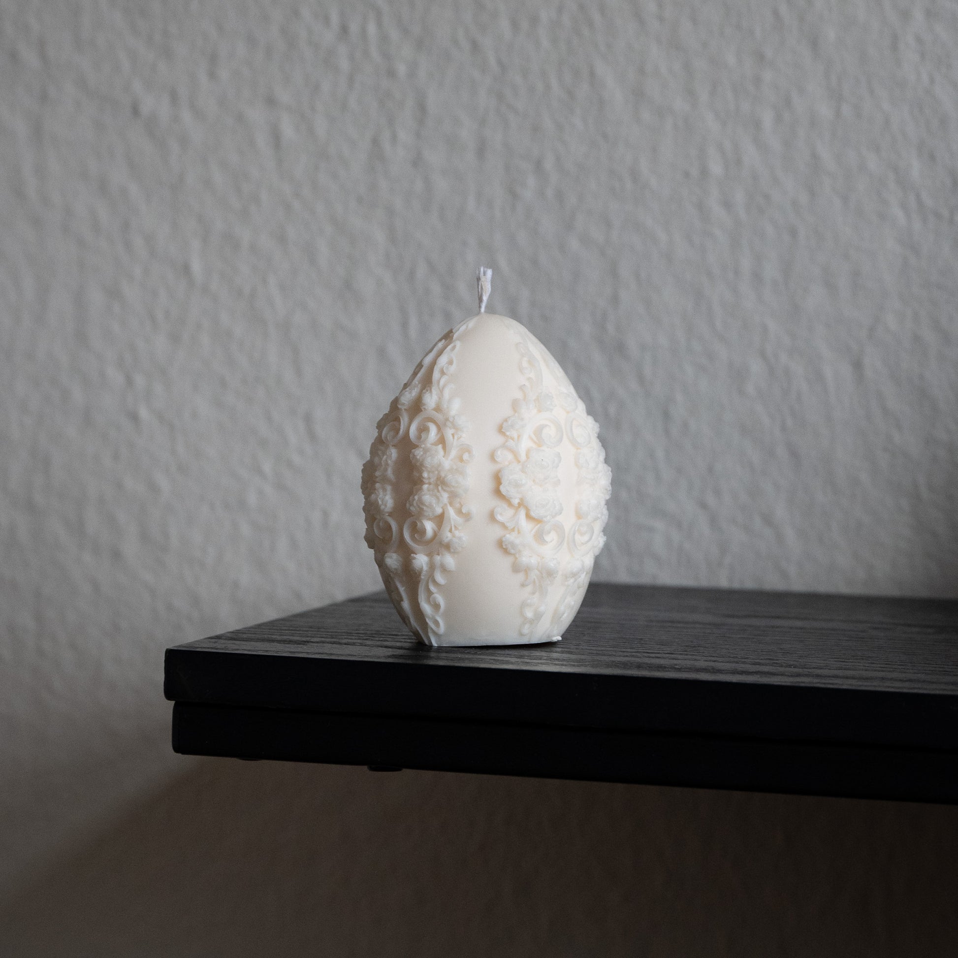 Osterei Kerze Faberge Ei Ostereikerze aus tisch verziert mit Blüten und rosen